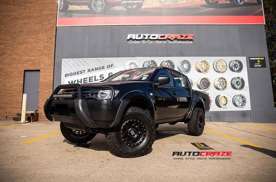 MITSUBISHI TRITON BULLY XD SATIN BLACK